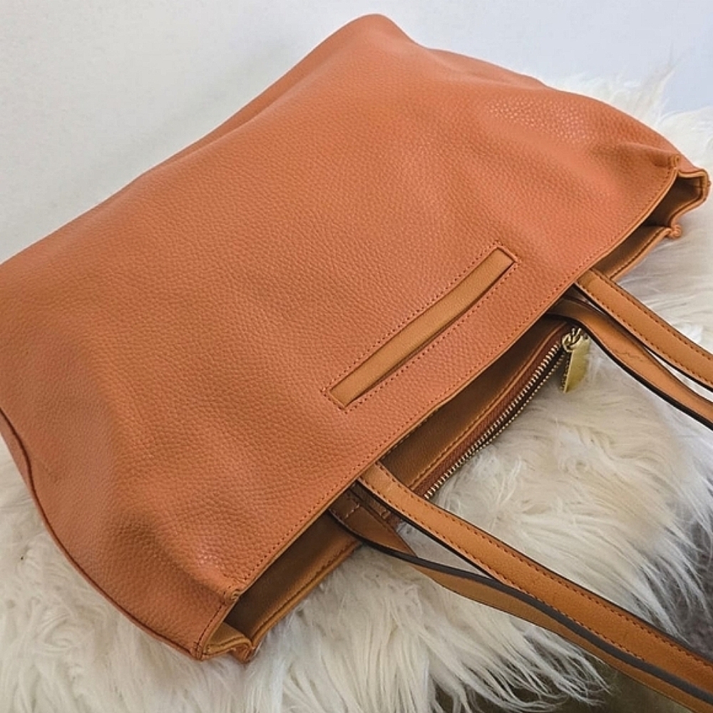 Tutilo New York The Influencer Collection Cognac Hand Bag. 🌴 - Picture 9 of 9